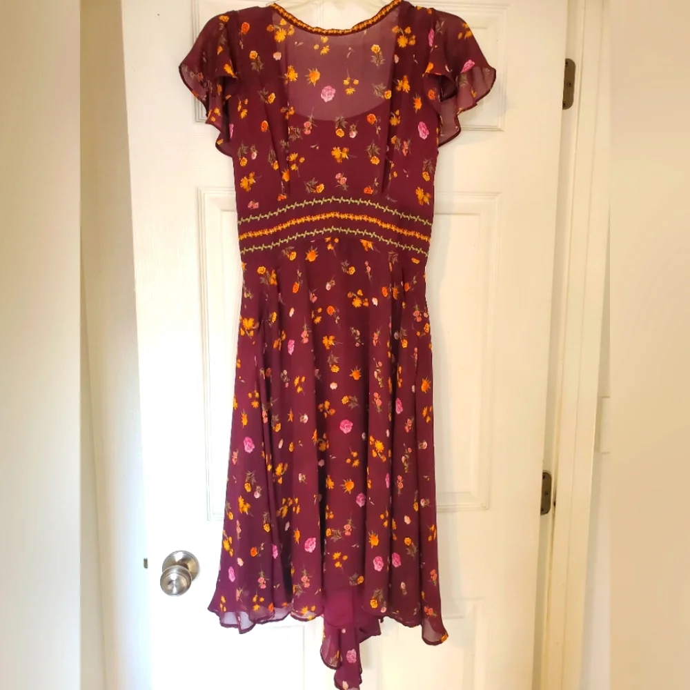 Dress - Picture 1 of 3